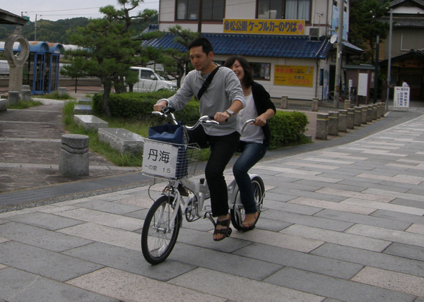 レンタサイクルの2人乗り自転車